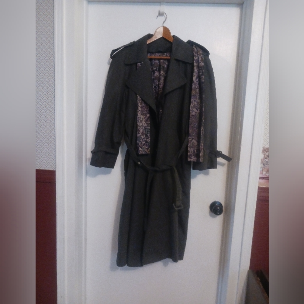 Womens Trench Coat Size. 12